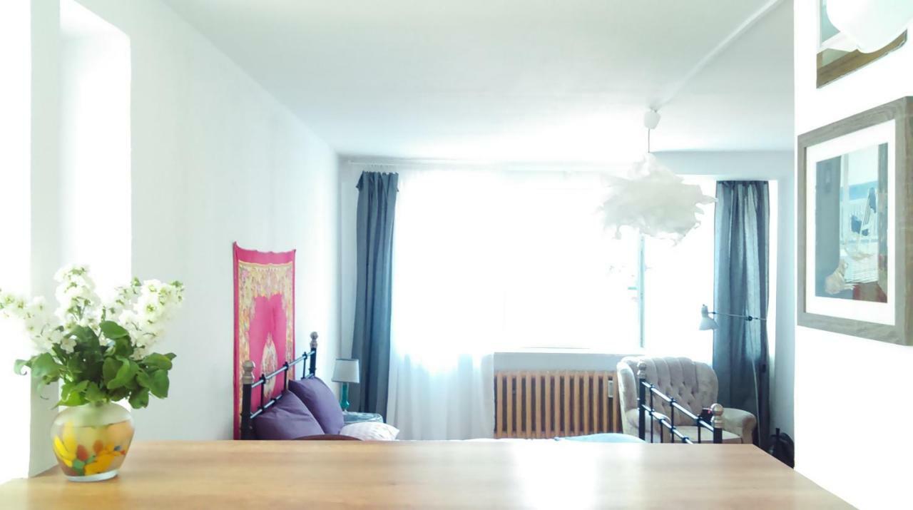 Apartament Pod Rozowa Swinka Appartement Warschau Buitenkant foto